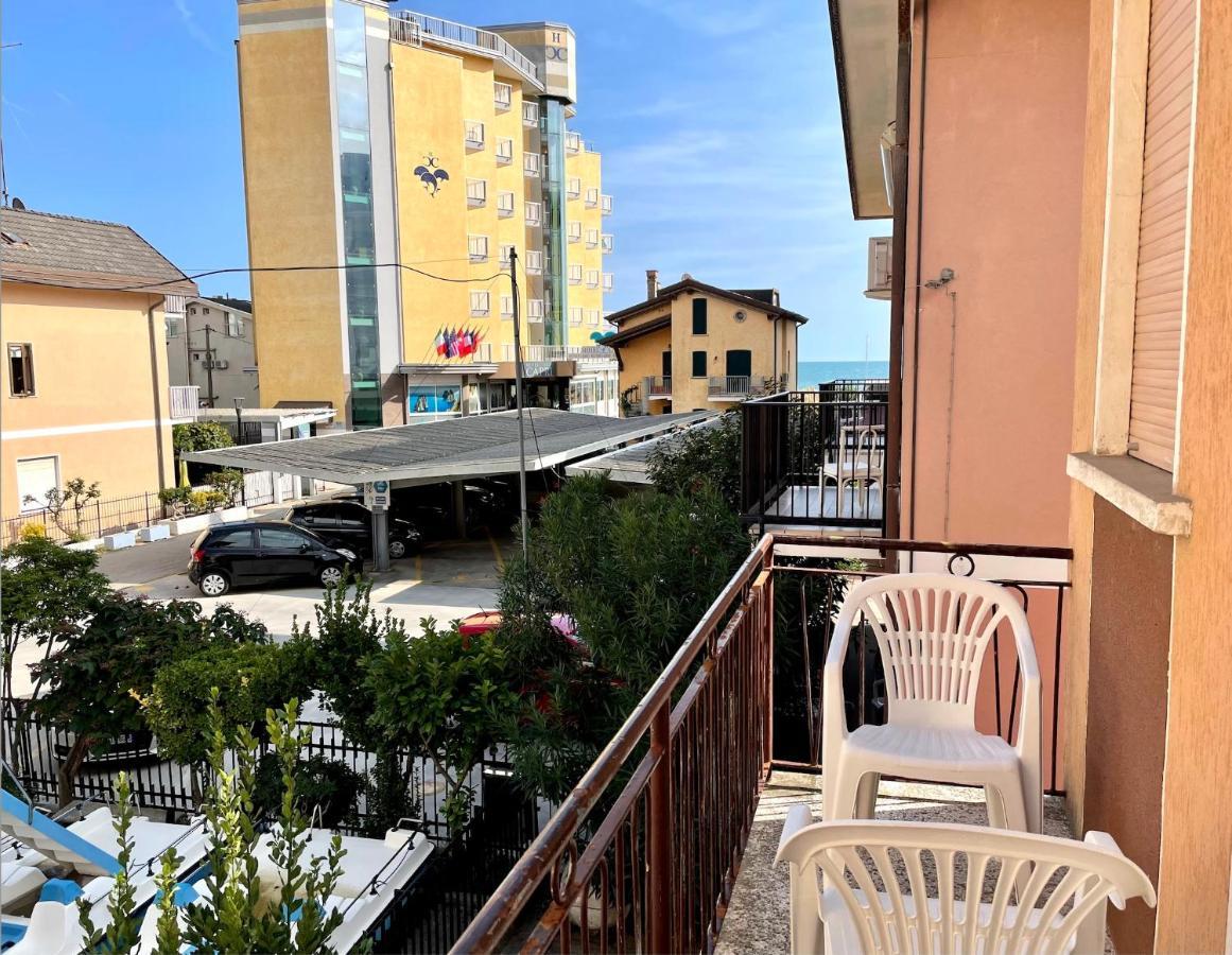 Appartamento Palma Carraro Immobiliare Jesolo - Family Apartments Exteriör bild
